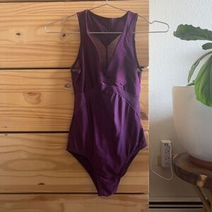 Suffolk mesh v-neck leotard - small